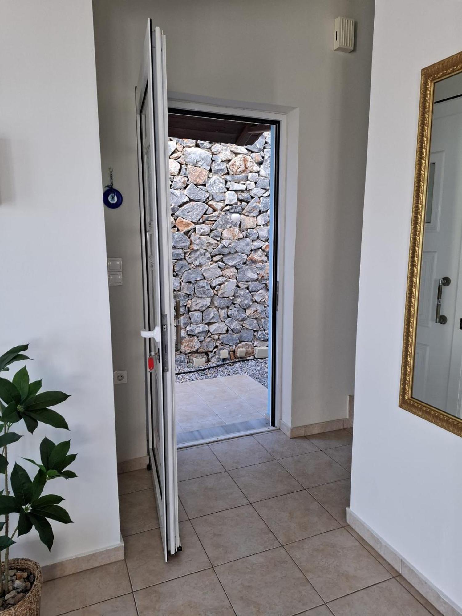 Breathtaking Sea And Mountain Views Kefalas Exterior foto